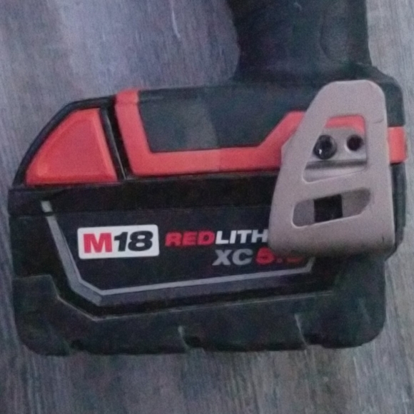 Milwaukee M18 Drill/Driver with XC 5.0 Battery - Picture 2 of 4